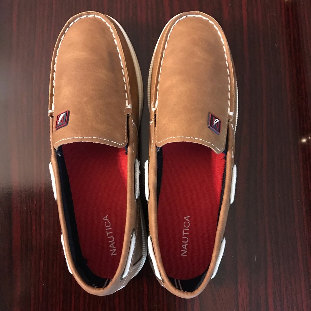 Woman’s Classic Nautica Tan White Rope Slip Ons! - Picture 6 of 15